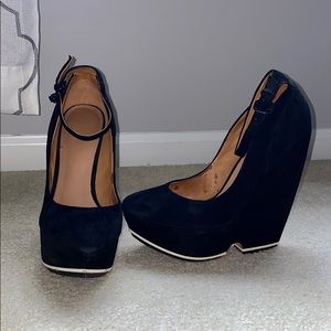 L.A.M.B. By Gwen Stefani Black suede womens